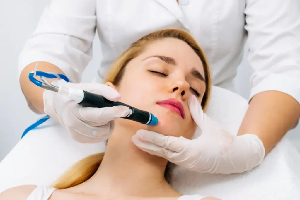 Dermaplaning benefits for smooth skin